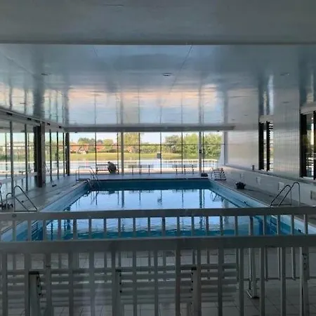 In Laguna Beach, Apartmán